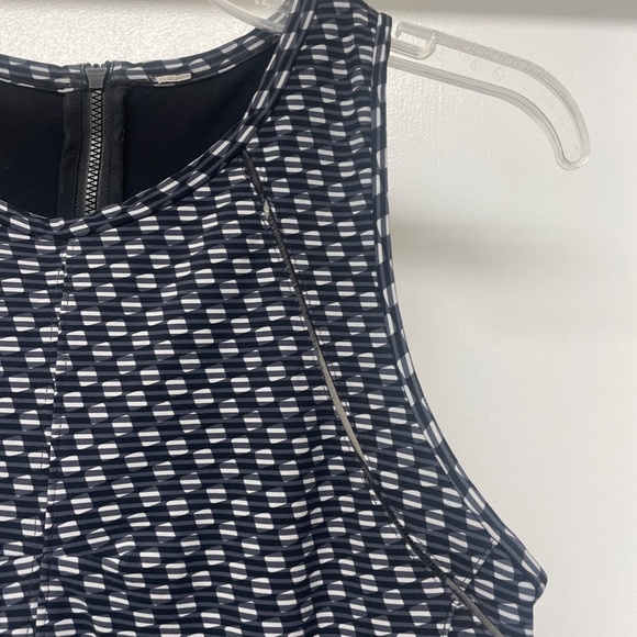 Lululemon &Go Til Dawn Dress Black White Deep Dive EUC - Picture 7 of 13